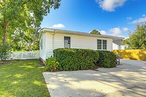 2 Mi to Downtown: Pet-friendly Home in New Bern!