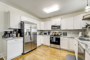 2 Mi to Downtown: Pet-friendly Home in New Bern!