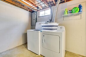 11 Mi to Dtwn Columbus: Peaceful Townhome w/ Yard!