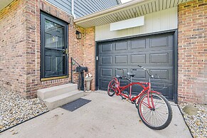 11 Mi to Dtwn Columbus: Peaceful Townhome w/ Yard!
