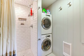 Stylish Lofted Condo, 1 Block to Commercial St!