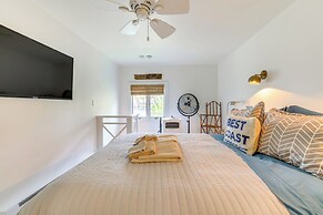 Stylish Lofted Condo, 1 Block to Commercial St!