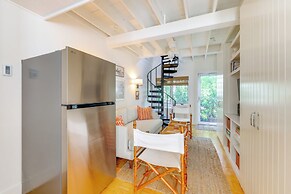 Stylish Lofted Condo, 1 Block to Commercial St!