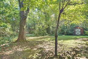 1 Mi to Friendly Center: Greensboro Family Home