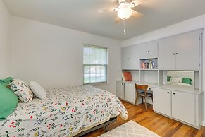 1 Mi to Friendly Center: Greensboro Family Home