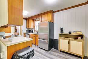 1 Mi to Friendly Center: Greensboro Family Home