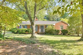 1 Mi to Friendly Center: Greensboro Family Home