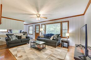1 Mi to Friendly Center: Greensboro Family Home