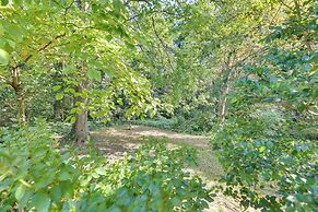 1 Mi to Friendly Center: Greensboro Family Home