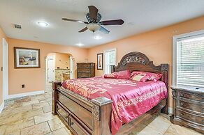 Lakefront Lutz Home w/ Hot Tub: 15 Mi to Tampa
