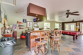 Lakefront Lutz Home w/ Hot Tub: 15 Mi to Tampa