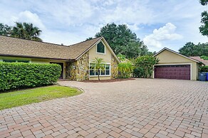 Lakefront Lutz Home w/ Hot Tub: 15 Mi to Tampa