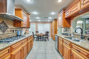 Lakefront Lutz Home w/ Hot Tub: 15 Mi to Tampa