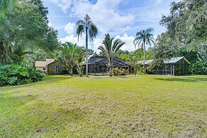 Lakefront Lutz Home w/ Hot Tub: 15 Mi to Tampa