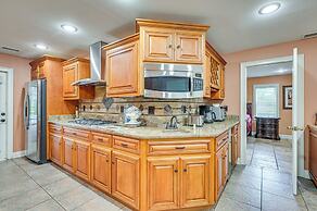 Lakefront Lutz Home w/ Hot Tub: 15 Mi to Tampa