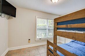 Lakefront Lutz Home w/ Hot Tub: 15 Mi to Tampa