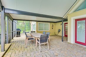 Lakefront Lutz Home w/ Hot Tub: 15 Mi to Tampa