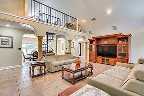 Lakefront Lutz Home w/ Hot Tub: 15 Mi to Tampa