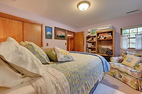 3 Mi to Iowa State University: Ames Apartment