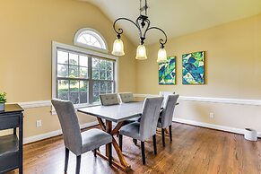 2 Mi to Lake Norman: Home w/ Deck in Huntersville!