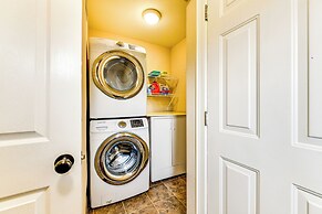 2 Mi to Lake Norman: Home w/ Deck in Huntersville!