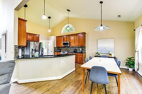 2 Mi to Lake Norman: Home w/ Deck in Huntersville!