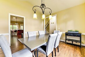 2 Mi to Lake Norman: Home w/ Deck in Huntersville!