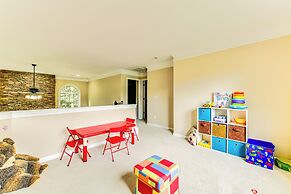 2 Mi to Lake Norman: Home w/ Deck in Huntersville!