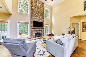 2 Mi to Lake Norman: Home w/ Deck in Huntersville!