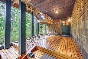 Harstine Island Home w/ Hot Tub & Beach Access!