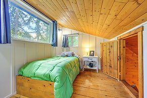 Harstine Island Home w/ Hot Tub & Beach Access!