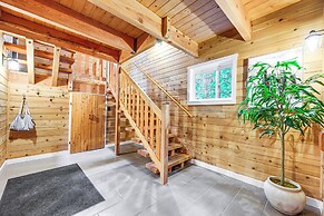 Harstine Island Home w/ Hot Tub & Beach Access!