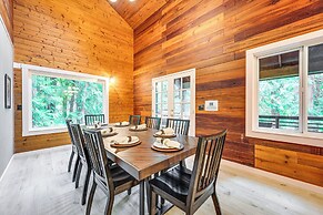 Harstine Island Home w/ Hot Tub & Beach Access!