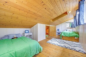 Harstine Island Home w/ Hot Tub & Beach Access!