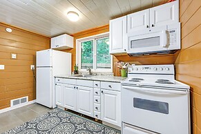 Harstine Island Home w/ Hot Tub & Beach Access!