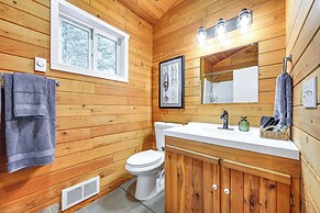 Harstine Island Home w/ Hot Tub & Beach Access!