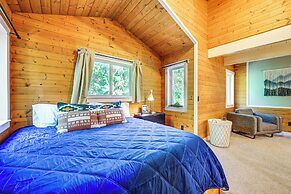 Harstine Island Home w/ Hot Tub & Beach Access!