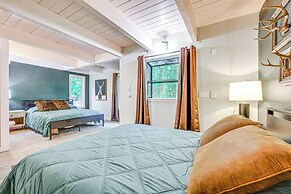 Harstine Island Home w/ Hot Tub & Beach Access!