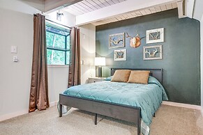 Harstine Island Home w/ Hot Tub & Beach Access!