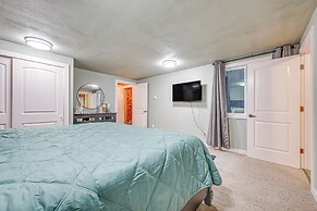 Harstine Island Home w/ Hot Tub & Beach Access!