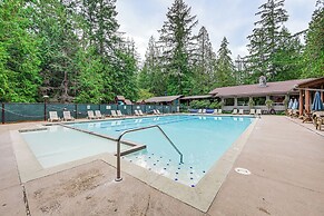 Harstine Island Home w/ Hot Tub & Beach Access!