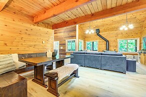 Harstine Island Home w/ Hot Tub & Beach Access!