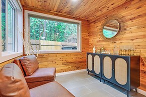 Harstine Island Home w/ Hot Tub & Beach Access!