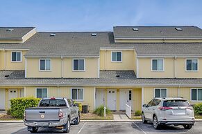 Emerald Isle Condo Near Beach w/ Screened Porch!