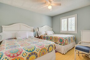 Emerald Isle Condo Near Beach w/ Screened Porch!