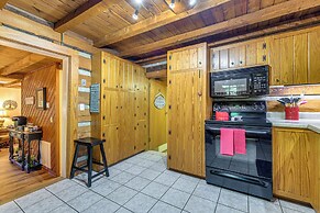 Hot Tub & Fire Pit: Cozy Cabin in Maggie Valley