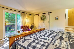 Hot Tub & Fire Pit: Cozy Cabin in Maggie Valley