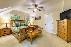 Hot Tub & Fire Pit: Cozy Cabin in Maggie Valley