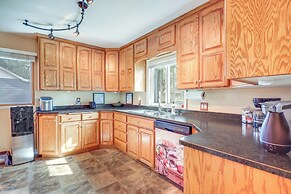 8 Mi to Lake Bowdoin: Pet-friendly Family Home!