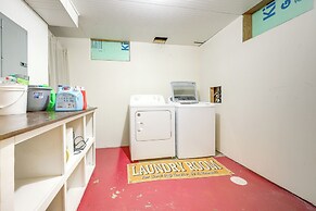 8 Mi to Lake Bowdoin: Pet-friendly Family Home!